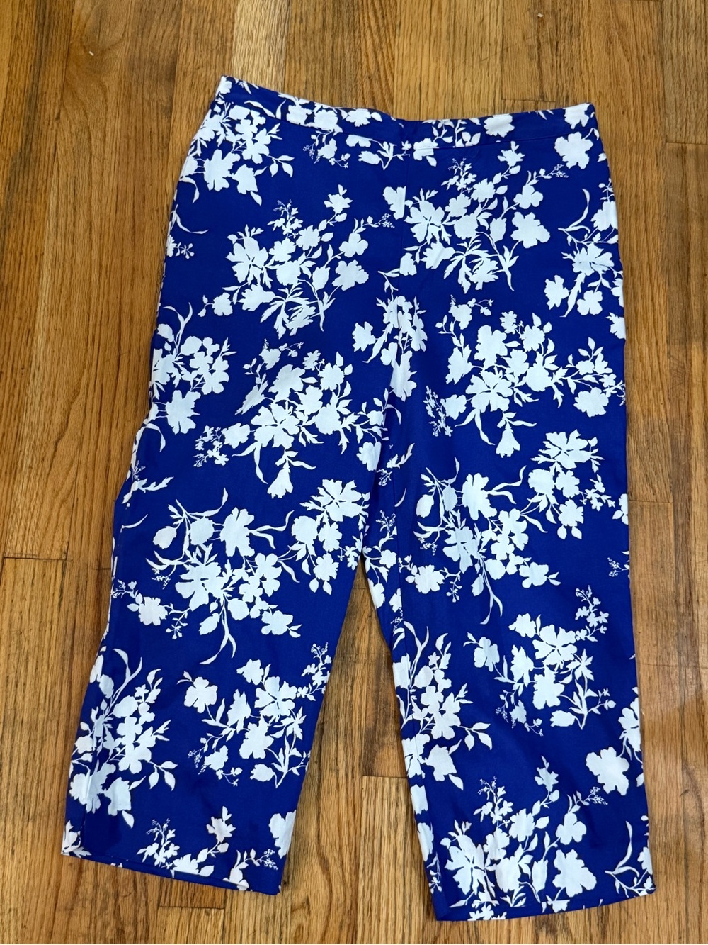 Alfred Dunner Royal Blue & White Floral Capri Pants Summer Vacation Grandmacore